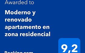 Moderno Y Renovado Apartamento En Zona Residencial